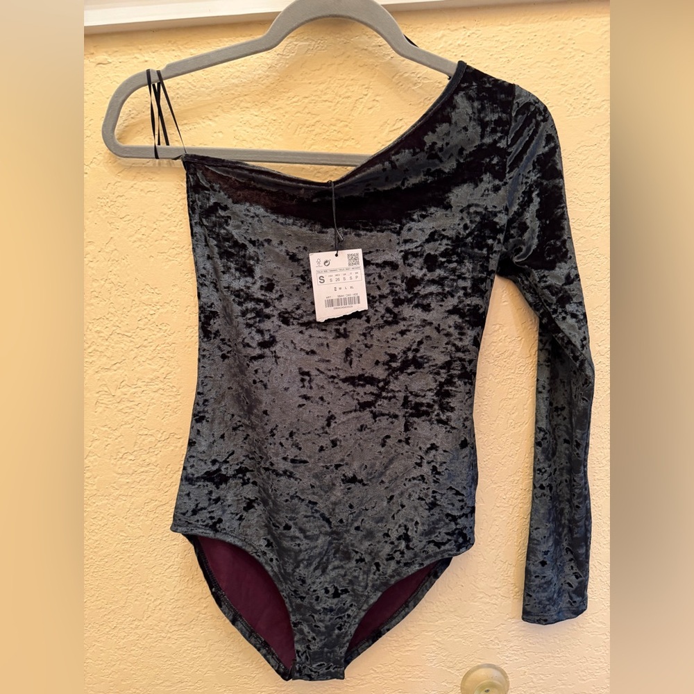 NWT Zara Black Velvet Bodysuit One Shoulder Long Sleeve Top, Size Small